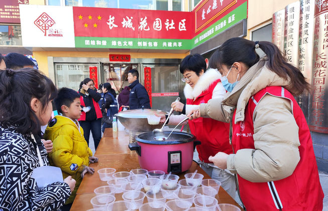 习近平总书记引领推进中华民族共同体建设