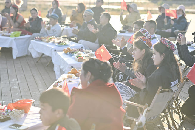 习近平总书记引领推进中华民族共同体建设