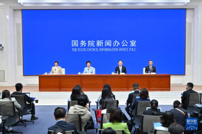 全力稳定就业大局 持续深化社保改革