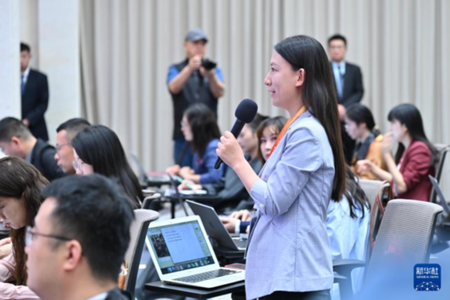 全力稳定就业大局 持续深化社保改革